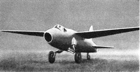 Triebwerkes. Die in die He 178 eingebaute Radialturbine He S- 3-B leistete dabei einen Schub von 450 kgp (im Flug 380 kgp) und verlieh der Maschine eine Geschwindigkeit von etwa 700 Stundenkilometern.