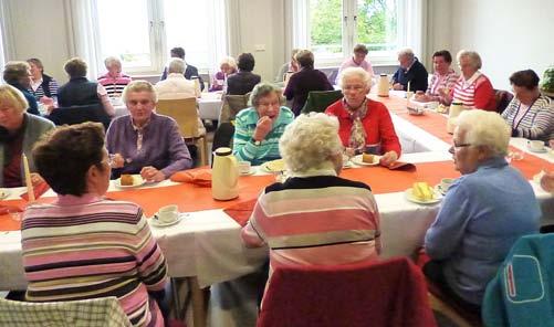 Oktober von der Seniorengemeinschaft Rüschendorf fortgesetzt. Organisiert wurde der Besuch von Helga Ewald. Eine große Anzahl von Besuchern aus der Gemeinde Rüschendorf nahm an dem Gottesdienst teil.