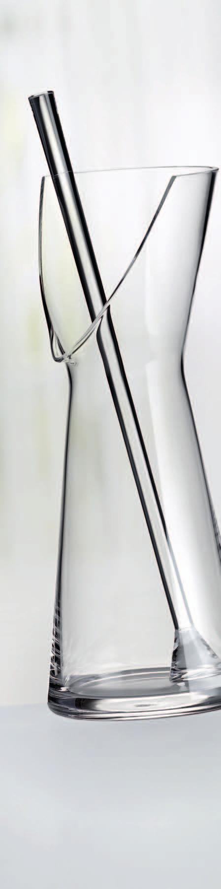 48 49 DINING Klein, aber mit System Victorinox C40 Den kleinen weißen SwissClassic Messerblock gibt es auch mit Farbsystem. Im Profibereich unterscheiden die Spezialisten ihre Messer durch Farben.