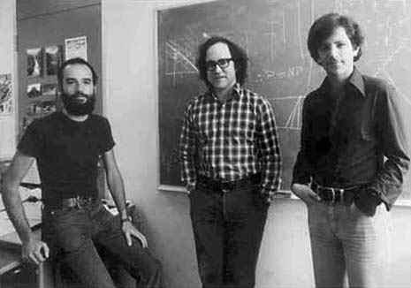 RSA Verschlüsselung 1978 RSA - Ronald Rivest, Adi Shamir, Leonard Adleman (MIT) A Method for Obtaining Digital