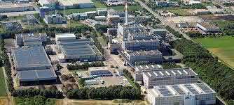 SAV AVA Augsburg In zwei speziellen Krankenhausmüllöfen, die im Abfallheizkraftwerk der AVA integriert sind, werden die in süddeutschen Kliniken und Arztpraxen anfallenden infektiösen und