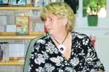 Die Gemeindeund Kinderbibliothek informiert Generationswechsel in der Bibliothek Zum 1. Dezember geht unsere langjährige Mitarbeiterin Rita Röwe in den wohlverdienten Ruhestand.