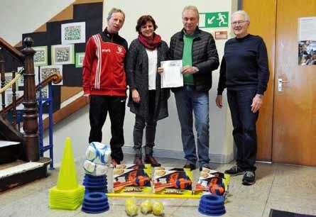 Jugendleiter Marco Hoube hatte Mitte 2015 die Idee, eine Sport AG gemeinsam mit den Kindern der Grundschule ein zu richten.