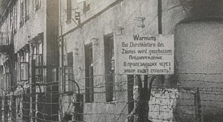 000 Menschen - vor allem belarussische, österreichische, deutsche und tschechische Juden, Zivilisten, Patisanen, Widerstandskämpfer und sowjetische Kriegsgefangene ermordet.