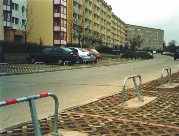 Parkplatzsperrbügel Parkplatzsperrbügel aus starkwandigem Stahlrundrohr Ø 33,7 x 2,5 mm Höhe ca.