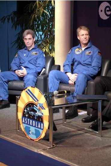 ra053-165 Astronauten Thomas Reiter und Leopold