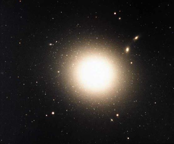 Bildnummer: ga028-06 Galaxie M82 (oben) und SpiralgalaxieM81 im Sternbild