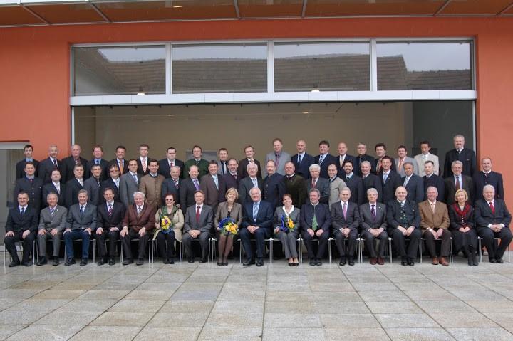 Gruppenfoto der neu angelobten BürgermeisterInnen