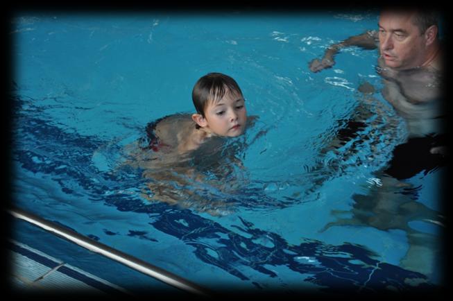 DLRG Vellmar Kompetenz in der Schwimmausbildung 1. Seit 1954 bieten wir Kinder- und Erwachsenenschwimmkurse an 2. Bis heute haben wir 236 Kurse mit 6.130 Teilnehmern durchgeführt.