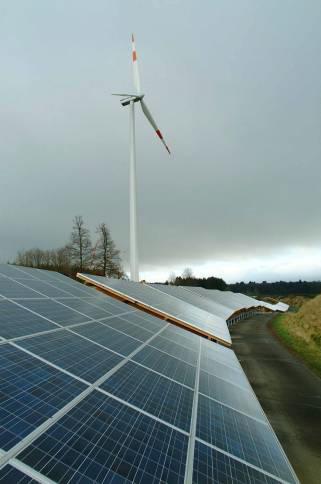 Beispiel: Die Morbacher Energielandschaft Die erste ländliche Region, die zu 100% regenerativ versorgt wird Investitionsvolumen: rund 40 Mio. Euro Windkraft: 28 Megawatt 14 Anlagen Vestas V80/2.