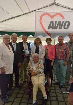 Angela Wildenauer, eine Mieterin der ersten Stunde 15 Jahre Dennerleinfest 20 Jahre Betreutes Wohnen Mit einem Festakt und einem großen Familienfest feierte die AWO Tirschenreuth zum 15.