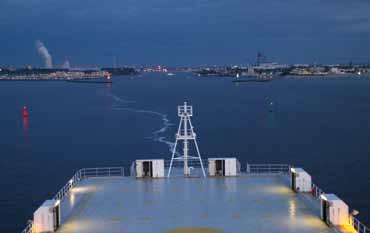 Let s CarGo! RoRo-familiär über die Ostsee Geheimtipp unter»königen der Landstraße«Green ships. Gleich zwei davon hat die Reederei Scandlines: 155 Meter lang, 25 Meter breit und rund 47 Meter hoch.