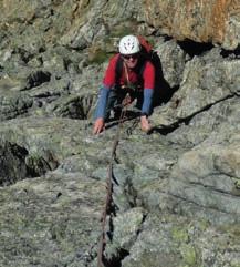 Spezialkurs Alpinklettern 19 Ziele In diesem Kurs vermitteln wir fortgeschrittenen Kletterern Techniken und Taktiken, die zum Klettern anspruchsvoller alpiner Mehrseil längenrouten (4b bis 5a)