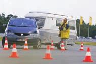 2014 gibt es in Deutschland die Warnwestenpflicht zusätzlich in Personenkraftwagen.