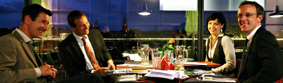 So suchte beispielsweise im Vorfeld zur Sächsischen Landtagswahl Steffen Große, Spitzenkandidat der Freien Wähler Kontakt zu den Wirtschaftsjunioren und befragte im Restaurant Chiaveri im Sächsischen