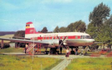 36 Verkehrsflugzeuge auf Briefmarken Voraussetzungen dafür waren nicht ungünstig: Die ehemaligen Junkers-Flugzeugwerke in Dessau waren noch vorhanden, allerdings zum großen Teil demontiert; außerdem