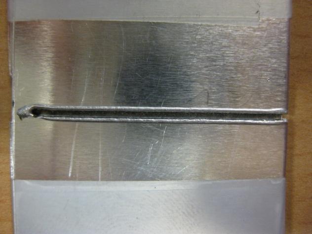 Bei einer Fügespaltbreite von 0,5 mm ist sogar keine Schweißverbindung (siehe Abbildung 49) mehr möglich.