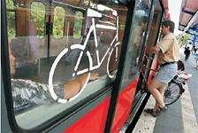 Beispiel 1: Fahrradmitnahme In Berlin ist die Fahrradmitnahme in S-, U- und Straßenbahn in gekennzeichneten Bereichen ganztägig ohne Sperrzeiten gestattet, außerdem in Nachtbussen im