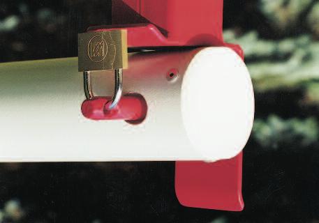 100 mm und Ø 80 mm Mit 2 Anschlagpfosten aus Stahlrohr (verzinkt und rot lackiert) Mit Standardverschluss für ein Vorhängeschloss (gegen Aufpreis auch weitere Verschluss-Möglichkeiten