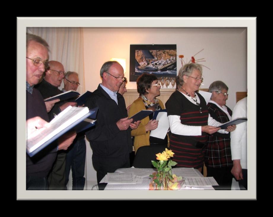 November 2013 Einführung neues Gotteslob und Cäcilienfeier mit Ehrungen Die Gemeinde haben wir eingeladen, eine halbe Stunde vor Beginn der Vorabendmesse sich in der Kirche zu versammeln zu einer
