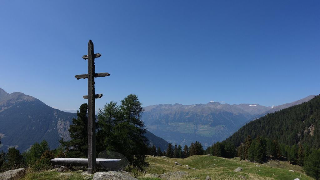 Organisierte Shuttles zu allen Touren Ausschließlich lokale Südtiroler Berg- und Wanderführer Auf den Folgeseiten finden Sie das detaillierte Programm. Mittwoch, 12.10.