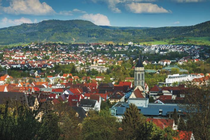 Wohnen am Stettberg Die Kombination aus der Nähe zur Innenstadt und einer ruhigen, sonnigen Wohnlage in guter Nachbarschaft zeichnet den Balinger Böcklinweg aus.