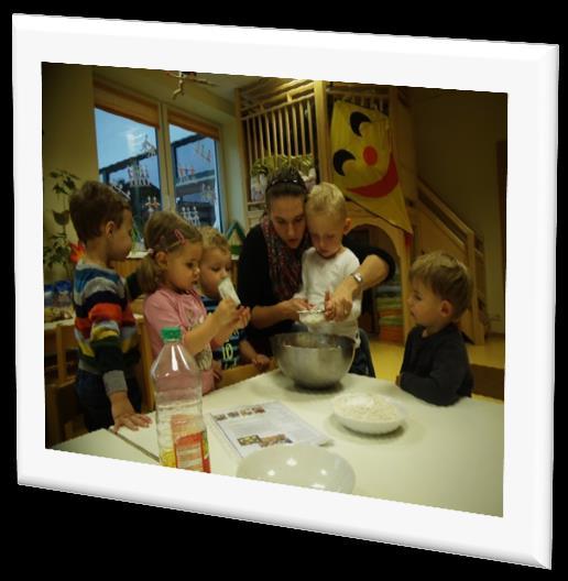 standen auf dem Kindertisch bereit.