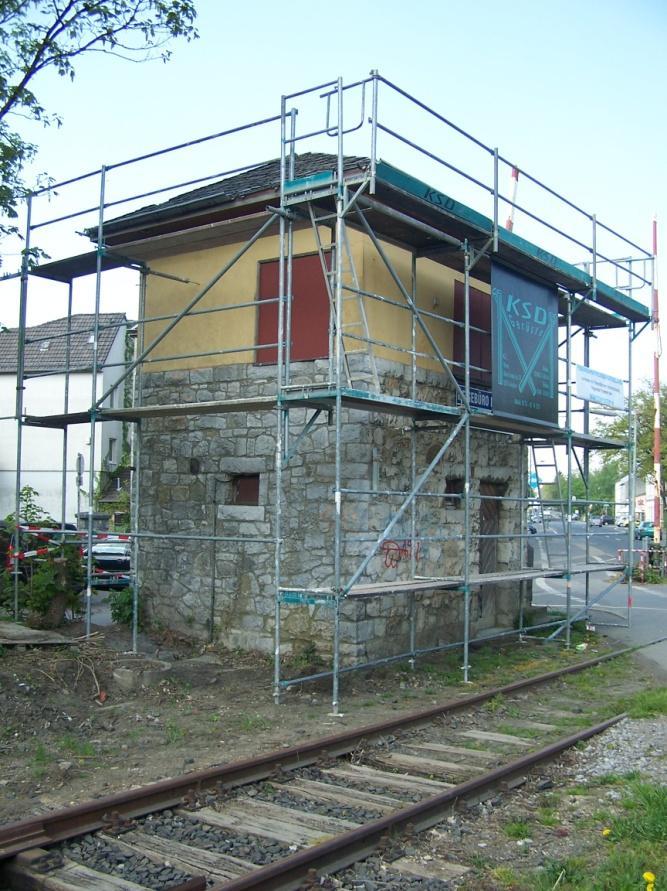 Durchgeführte Stichprobemessungen haben diese Vermutungen vorläufig auch bestätigt. Im Bereich des Bahnhofs Walheim wurden Holzschwellen verbaut.