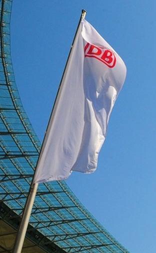 Erstes Halbjahr 2014: Umsatz und Ergebnis wachsen bessere Konjunktur hilft Umsatz DB-Konzern EBIT DB-Konzern in Mio.