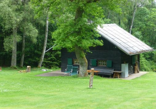GRILLEVENTS Gemeinsam ans Ziel. Die Allenbacher Hütte ist mitten im Nationalpark gelegen und besticht durch Ihren Charme.