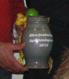04.2012, anlässlich der Apfelweinprämierung in Oberjosbach, zum 1. mal den Innovations-Preis zur Erhaltung des Kulturgutes Streuobst, aus.