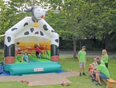 Verbandsgemeinde Alzey-Land, zum Auftakt der Ferienspiele in der Petersberghalle Freizeitgestaltung bieten, sie sollen Kreatives und Wissenswertes mitnehmen und sich viel an der frischen Luft