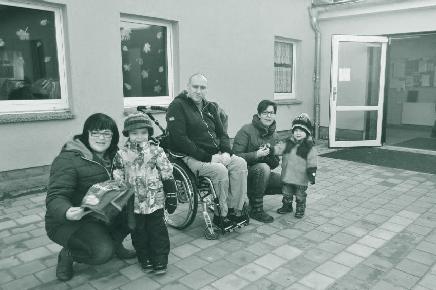 Denn der Lichtenberger, dessen Sohn Tim ab dem nächsten Jahr das Kinderhaus besuchen wird, sitzt seit einem schweren Motorradunfall im Jahr 2003 im Rollstuhl und kommt trotzdem ab jetzt problemlos