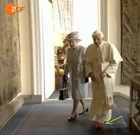 2010 (II) Vor dem Bericht über das so genannte Strafverfahren gegen Tims Vater 2 kam in den ZDF- Heute-Nachrichten ein Beitrag über die Großbritannien-Reise von Papst Benedikt XVI.