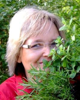 Auf Bayern 1, dem meistgehörten Radiosender im Freistaat, hört man sie jede Woche: Karin Greiner, Diplom-Biologin und begeisterte Naturliebhaberin. Mit ihr machen Pflanzen einfach Lust.