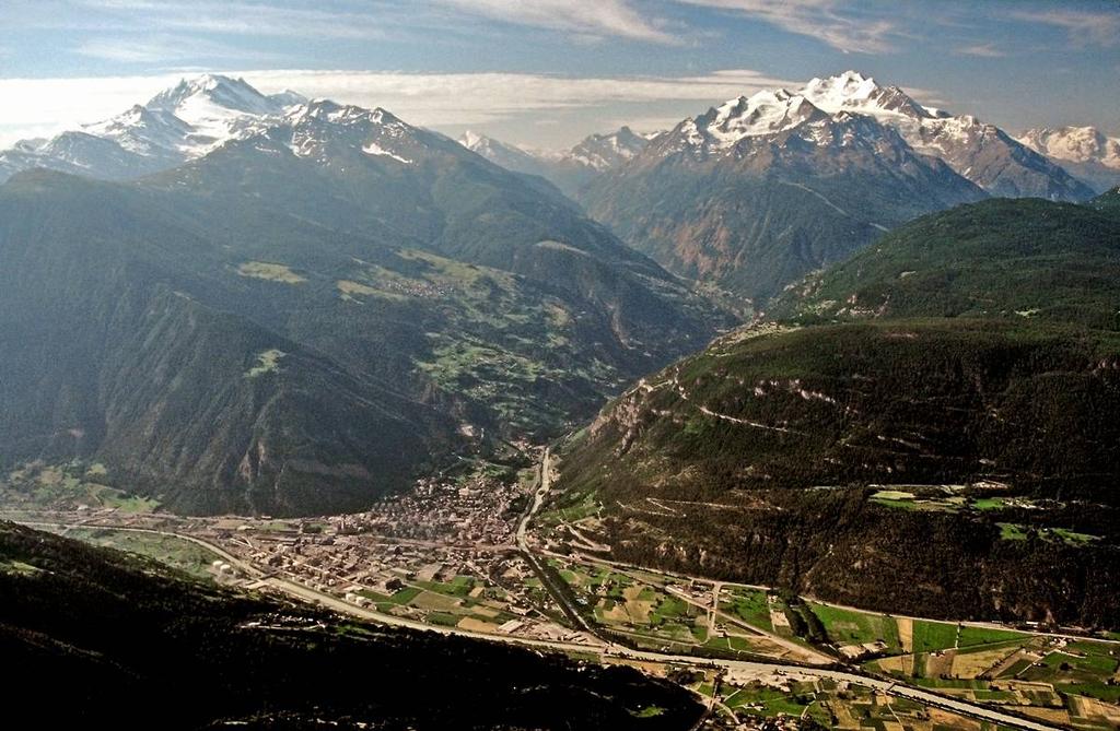Mischabelgruppe Weissmiesgruppe Nach Saas Grund und Saas Fee Nach Zermatt Stalden Visp Der mächtigste Nebenfluss der Rhone in der Schweiz ist die Vispa.