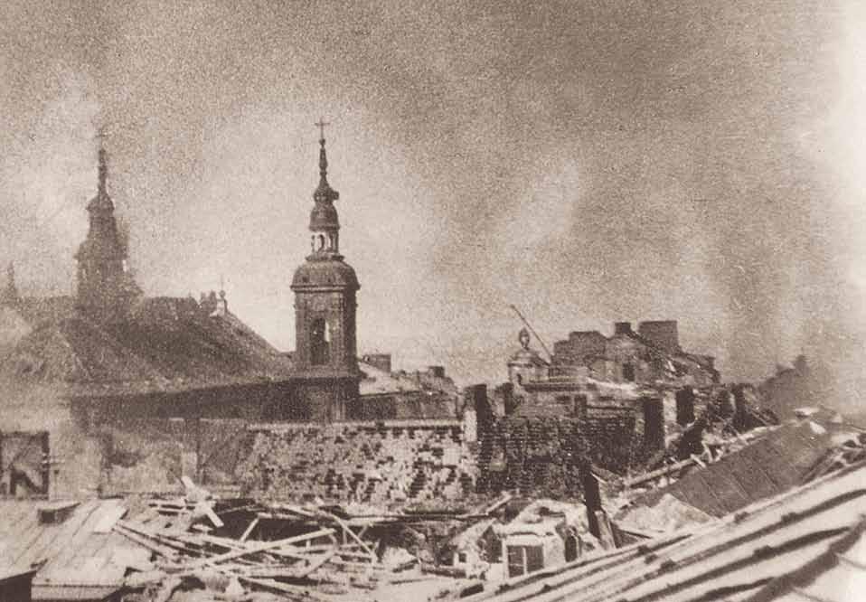 6 Krystyna Razińska Die brennende Altstadt Warschaus nach einem Bombenangriff durch die deutsche