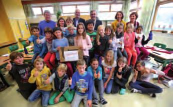 TRINK- WASSER SCHULE VS Puch wurde ausgezeichnet. Die Volksschule Puch wurde vor kurzem mit dem Zertifikat TrinkWasser!Schule 2014 des Landes Salzburg ausgezeichnet.