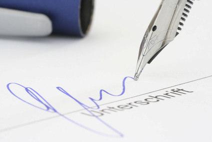 Würden Sie einen leeren Vertrag unterschreiben? Gerade bei der Mitarbeiterführung müssen Abmachungen klar formuliert sein, damit beide Seiten diese unterschreiben und einhalten können.
