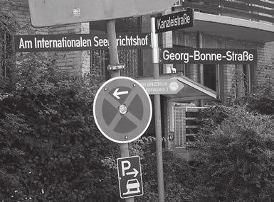 122 Spiegel der Geschichte: Umgang mit der nationalsozialistischen Vergangenheit Ein weiterer Straßenname, der öffentlich bereits in die Kritik geriet, ist die Georg-Bonne-Straße in Nienstedten,