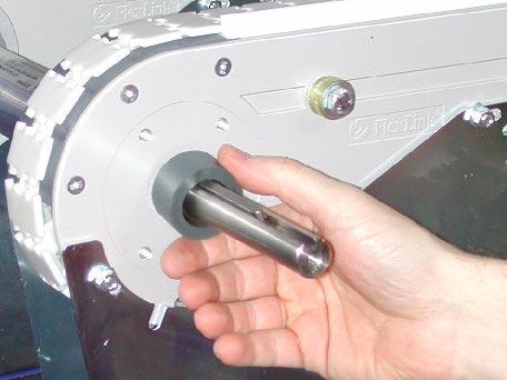 Werkzeuge Ringschlüssel 10 mm Ringschlüssel 7 mm Nietzange Kettenmontagewerkzeug XLMJ 4 Schraubenzieher Zwingen Anweisungen 1 Seitlich montierter Motor: Entfernen Sie mit dem Schraubenzieher die