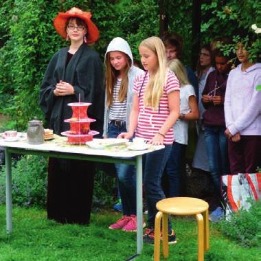 Fächern Deutsch, Englisch und Mathematik. Im Pavillon sind im selben Schuljahr ein neuer Aufenthalts- und Freizeitbereich sowie eine neue Mensa entstanden.