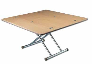 TABLE AVEC PLATEAU EN CAILLEBOTIS Base en aluminium et plateau en caillebotis. Hauteur 73 cm. Complètement repliable.
