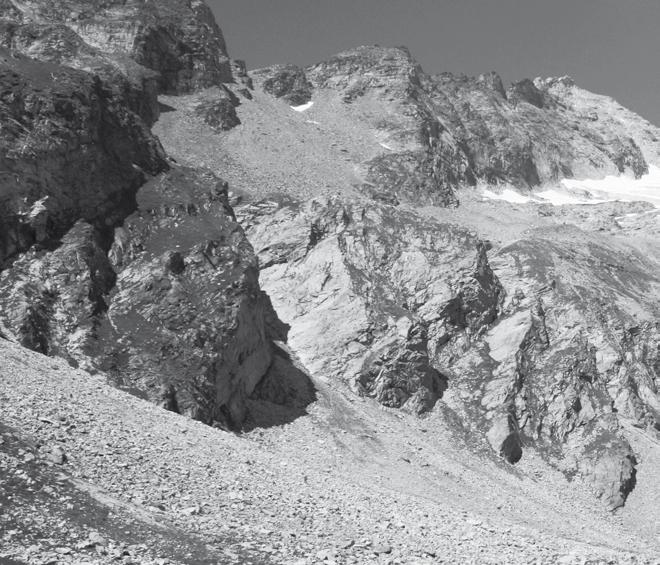Besonderheit: Molybdänbergwerk hoch über dem Valsertal Unterhalb der stark eingeschnittenen Alpeiner Scharte und am Fuße des Alpeiner Schartenkopfes, befindet sich der Stolleneingang des im Jahre