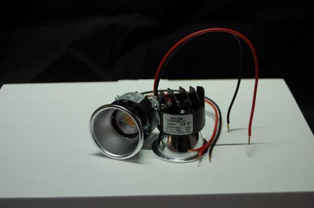 LED Einsätze LED-Einsatz Multi 5 2 Watt LED-Einsatz als Alternative zu herkömmlichen GU 0 oder MR 6 Halogen Einsätzen. Dieser LED-Einsatz zeichnet sich durch die einstellbare Leuchtkraft aus.