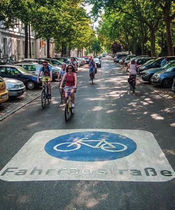 Straßenraum per Fahrrad  A 12703 DP AG, Entgelt bezahlt 3/2015 Stadtradeln 2015 Bundesweit radeln Städte um die Wette Neu in