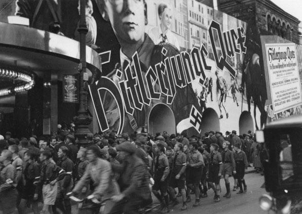 26 Schule und Museum Seite aus einem privaten Photoalbum zum Uraufführungstag des Films Hitlerjunge Quex, 1933 Filmwerkstatt Jahrgangsstufen 11 13 3 5 pro Schüler Film aus dem Giftschrank Hitlerjunge