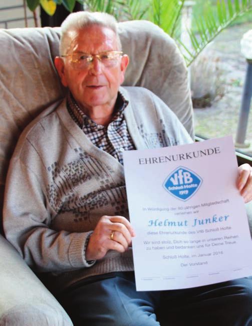 Helmut Junker ist seit 80 Jahren Mitglied im VfB Schloß Holte! Alt Herren Ü 40 Stadtmeister von Harsewinkel!