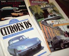 CITROËN DS TITEL-REPORTAGE Die Literatur oder besser gesagt: Ein kleinster Teil davon «Citroën DS: Alle DS- und ID-Modelle von 1955 bis 1975», von Jan de Lange, John Reynolds, Paul Debois, Rein van