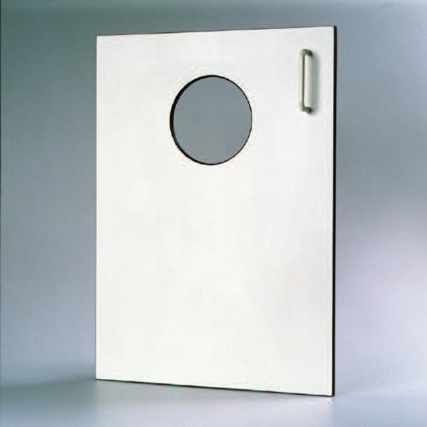 (2) Tür eines Waschtischunter schranks mit runder Einwurföffnung.